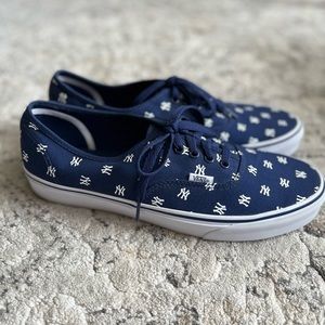 Vans New York Yankees MLB Men’s Size 11.5 Blue & White Logo Sneakers Shoes